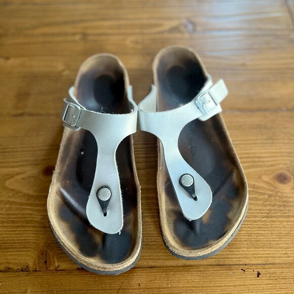 Metallic Silver Birkenstock Gizeh Sandals - Picture 1 of 4